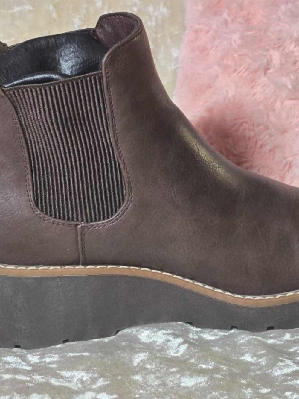 Athlefit Brown Chelsea Boots Women’s Size 7 Pull On Lug Sole Ankle Boots